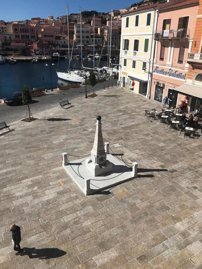 Maison Sur L'Ancien Port, La Maddalena Ла-Маддалена Экстерьер фото