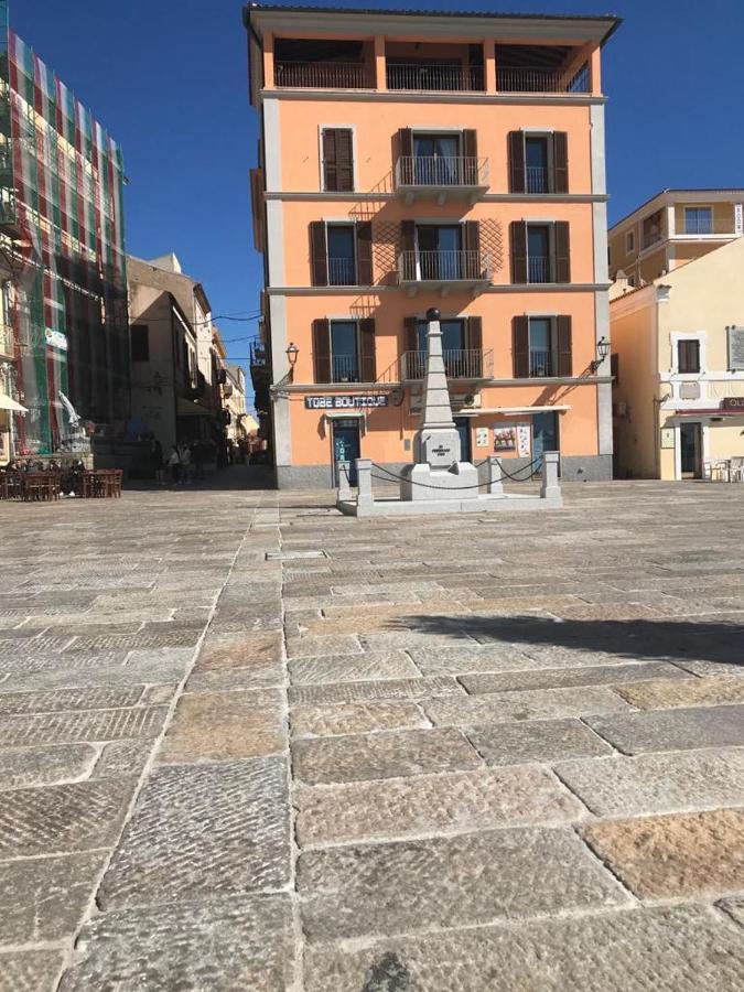 Maison Sur L'Ancien Port, La Maddalena Ла-Маддалена Экстерьер фото